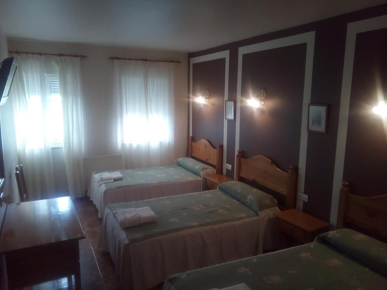 Hotel Restaurante Las Camelias Jarrio Buitenkant foto